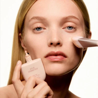 KYLIE COSMETICS Skin Tint Brush