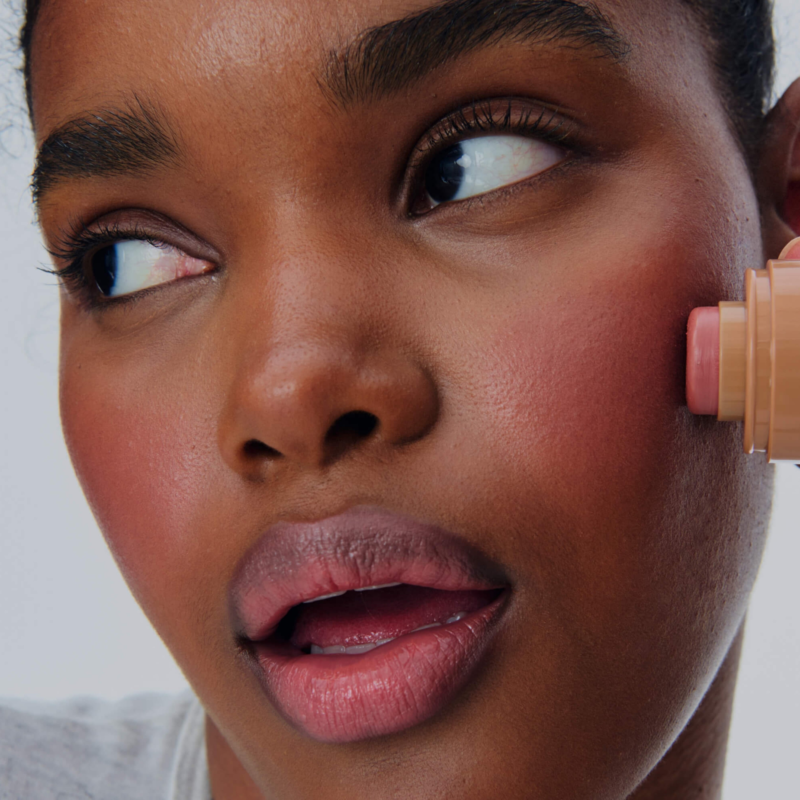 Rhode pocket blush 'freckle -  neutral peach'