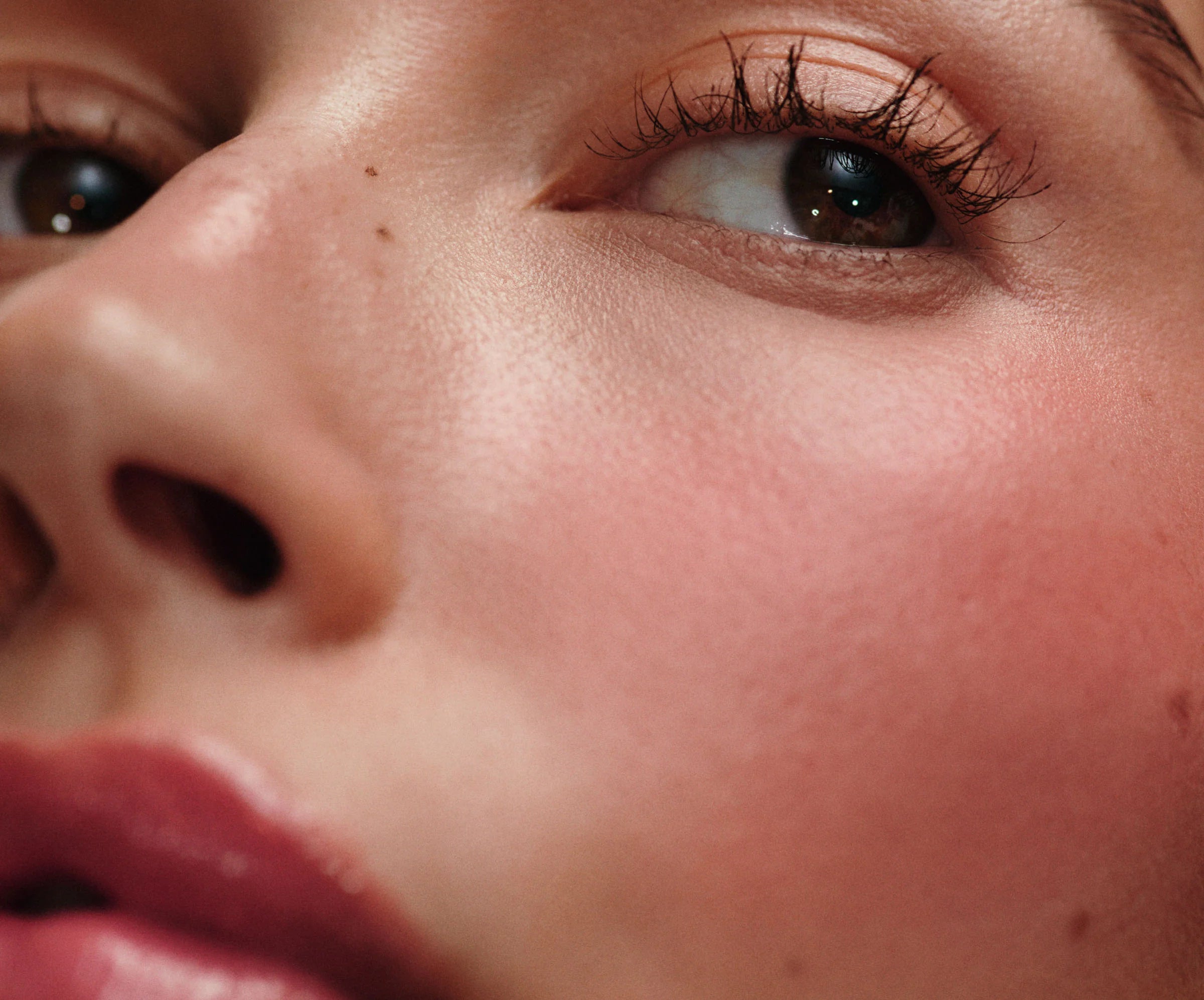 Rhode pocket blush  ' freckle -  neutral peach'